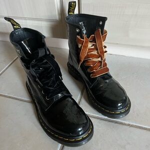 Dr. Marten black patent crocodile leather size 9